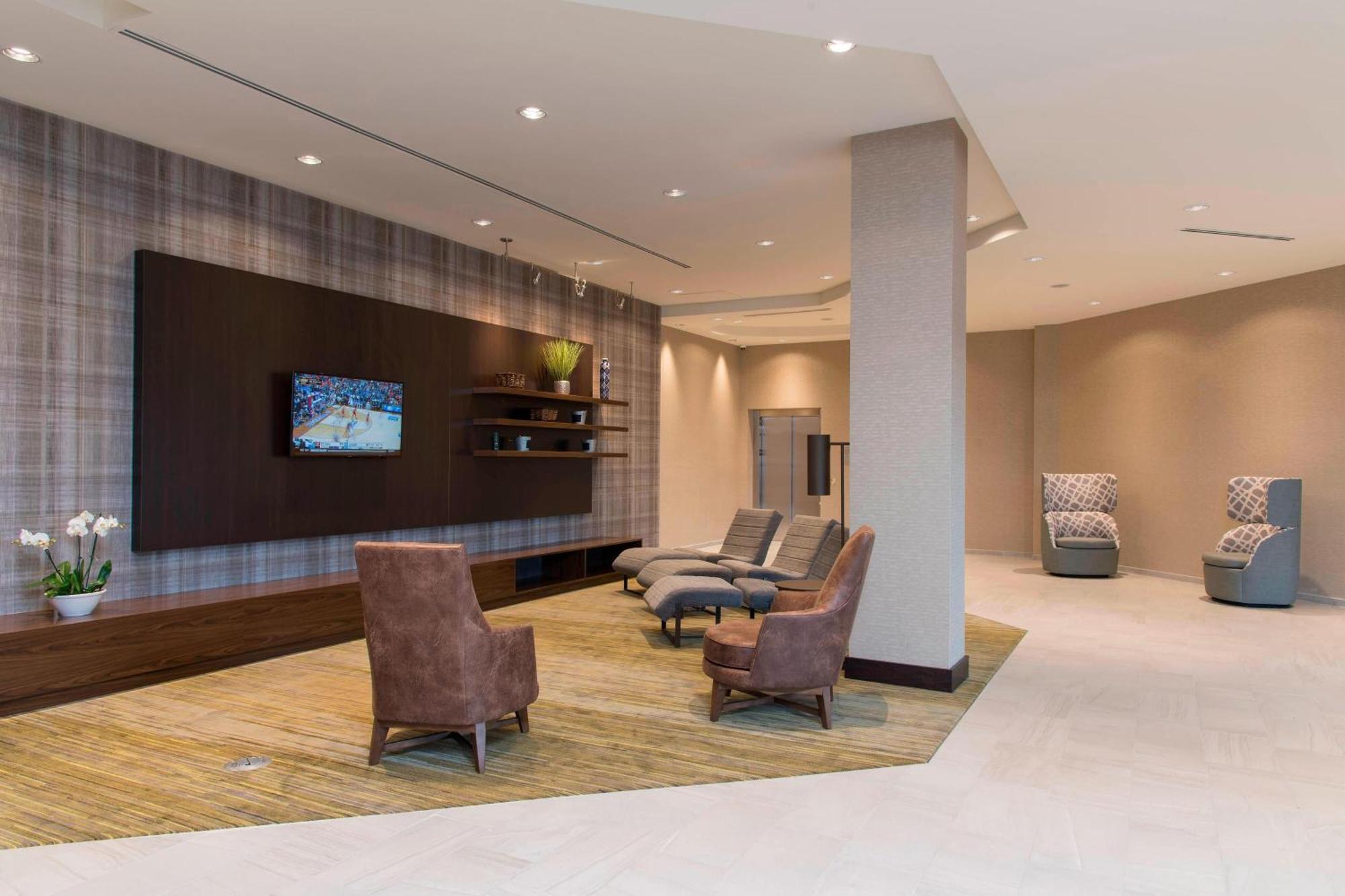 Courtyard By Marriott Holland Downtown Exterior foto