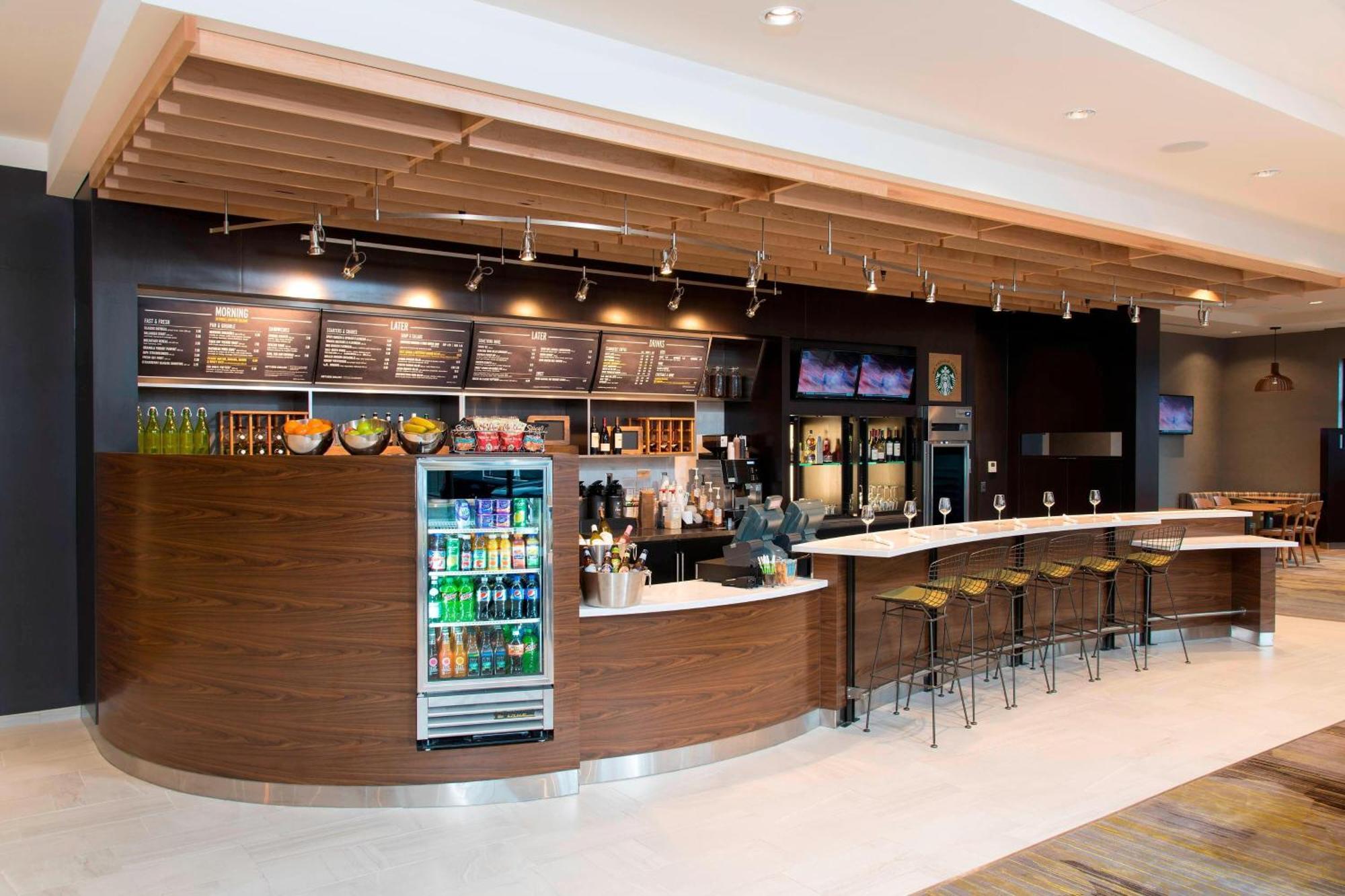Courtyard By Marriott Holland Downtown Exterior foto